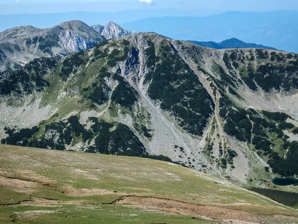 Pirin Dağı, Bulgaristan için Vihren tepe tırmanma panoramik görünümünden rota