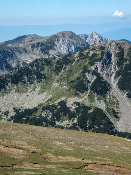 Pirin Dağı, Bulgaristan için Vihren tepe tırmanma panoramik görünümünden rota