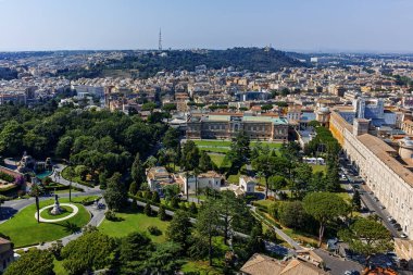 Rome, İtalya - 24 Haziran 2017: Kubbe St. Peter's Bazilikası'na, İtalya dan Vatikan ve Roma şehrinin şaşırtıcı Panorama