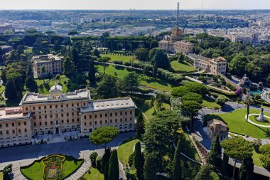 Rome, İtalya - 24 Haziran 2017: Kubbe St. Peter's Bazilikası'na, İtalya dan Vatikan ve Roma şehrinin şaşırtıcı Panorama