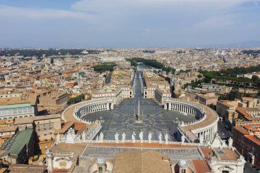 Rome, İtalya - 24 Haziran 2017: Kubbe St. Peter's Bazilikası'na, İtalya dan Vatikan ve Roma şehrinin şaşırtıcı Panorama