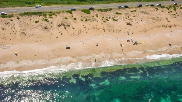 Bulgaristan 'ın Burgaz Bölgesi' nin Dyuni tatil beldesi yakınlarındaki Sürücü Plajı 'nın hava manzarası 