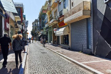 Dedeağaç, Yunanistan - 23 Eylül 2017: Dedeağaç şehri, Doğu Makedonya ve Trakya, Yunanistan tipik sokakta