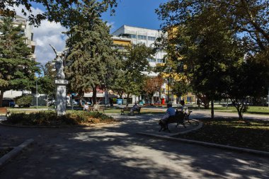 Dedeağaç, Yunanistan - 23 Eylül 2017: Dedeağaç şehri, Doğu Makedonya ve Trakya, Yunanistan Park