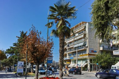 Dedeağaç, Yunanistan - 23 Eylül 2017: Dedeağaç şehri, Doğu Makedonya ve Trakya, Yunanistan tipik sokakta