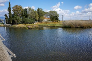 Saint Nicholas Manastırı bulunan iki ada üzerinde Porto Lagos yakınındaki İskeçe şehri, Doğu Makedonya ve Trakya, Yunanistan