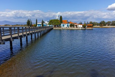 Saint Nicholas Manastırı bulunan iki ada üzerinde Porto Lagos yakınındaki İskeçe şehri, Doğu Makedonya ve Trakya, Yunanistan