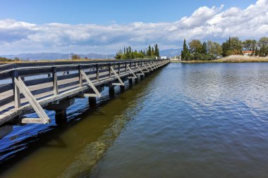 Saint Nicholas Manastırı bulunan iki ada üzerinde Porto Lagos yakınındaki İskeçe şehri, Doğu Makedonya ve Trakya, Yunanistan