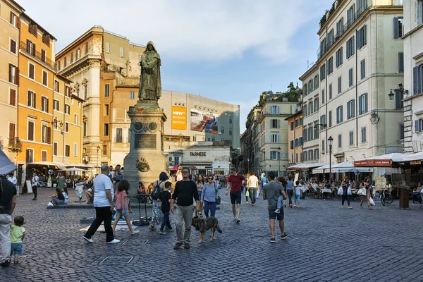 Rome, İtalya - 22 Haziran 2017: Muhteşem panoramik görünüm Campo de Fiori, Roma, İtalya