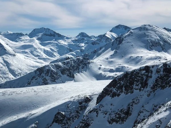 Todorka tepe, Pirin Dağı, Bulgaristan üzerinden kış manzarası