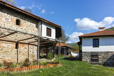 Ortaçağ Rahibe Manastırı Orlitsa St. Havari Peter ve Paul Rila Manastırı, Köstendil bölge, Bulgaristan yakın: