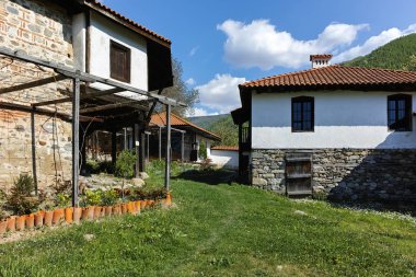 Ortaçağ Rahibe Manastırı Orlitsa St. Havari Peter ve Paul Rila Manastırı, Köstendil bölge, Bulgaristan yakın: