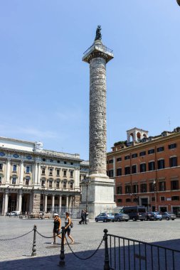 Roma, İtalya - 23 Haziran 2017: görünüm Marcus Aurelius sütun ve Palazzo Chigi Roma, İtalya, Amazing