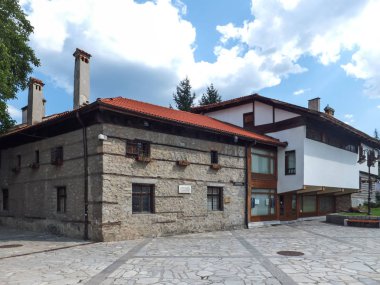 Bansko, Bulgaristan - 13 Temmuz 2012: Şehir, Bansko, Blagoevgrad bölge, Bulgaristan eski evlerde