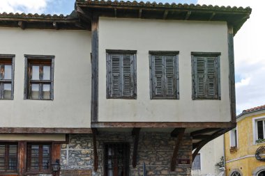 Xanthi, Yunanistan - 23 Eylül 2017: Tipik sokak ve eski evde eski şehir, İskeçe, Doğu Makedonya ve Trakya, Yunanistan