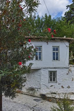 Xanthi, Yunanistan - 23 Eylül 2017: Tipik sokak ve eski evde eski şehir, İskeçe, Doğu Makedonya ve Trakya, Yunanistan