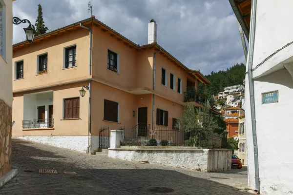Xanthi, Yunanistan - 23 Eylül 2017: Tipik sokak ve eski evde eski şehir, İskeçe, Doğu Makedonya ve Trakya, Yunanistan