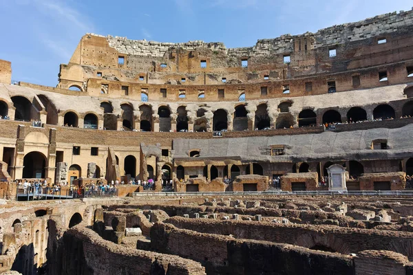 Rom Italien Juni 2017 Turister Som Besöker Släpper Del Colosseum — Stockfoto