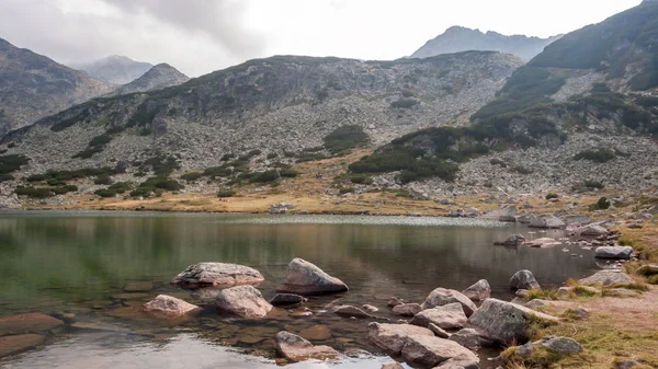 Paisagem Com Águas Límpidas Dos Lagos Musalenski Rila Bulgária — Fotografia de Stock