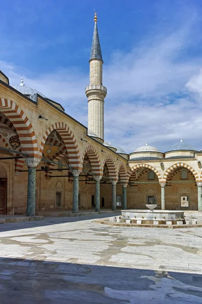 Serefeli 清真寺位于土耳其东色雷斯 Edirne 市中心 — 图库照片