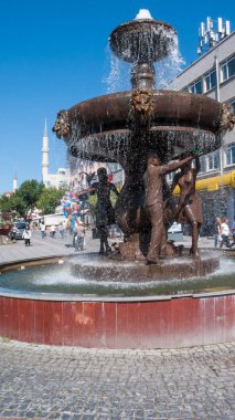 Edirne, Türkiye - 22 Eylül 2018: Meydanı ve Edirne şehri, Doğu Trakya, Türkiye'nin merkezi street