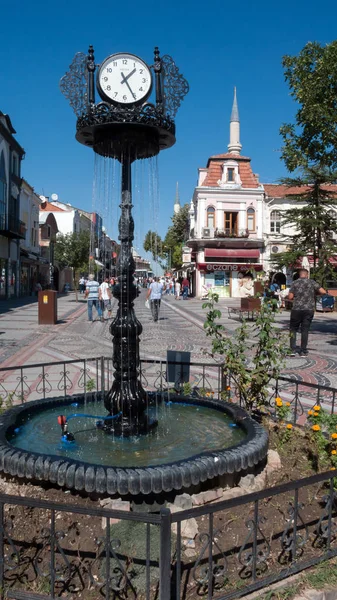 Edirne, Türkiye - 22 Eylül 2018: Meydanı ve Edirne şehri, Doğu Trakya, Türkiye'nin merkezi street