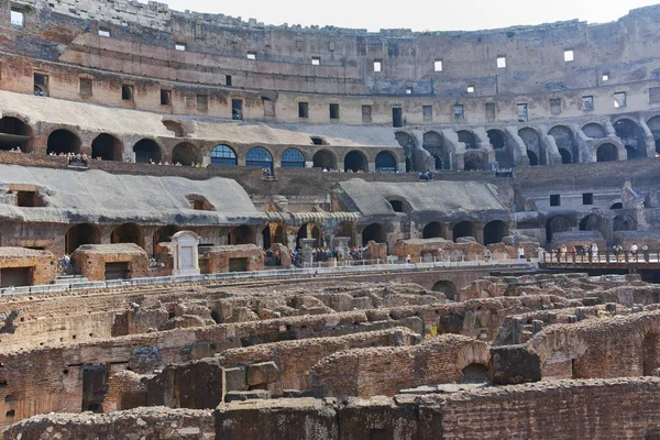 訪問都市ローマ イタリアのコロッセオの内部ローマ イタリア 2017 — ストック写真