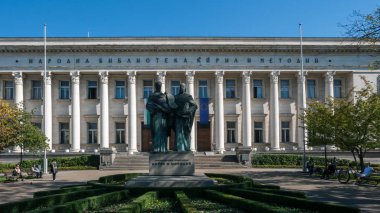 Sofia, Bulgaristan - 5 Ekim 2018: Sonbahar görünümü Ulusal Kütüphanesi St. Cyril ve Methodius Sofya, Bulgaristan