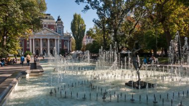 Sofia, Bulgaristan - 5 Ekim 2018: Bina Milli Tiyatrosu Ivan Vazov Sofya, Bulgaristan