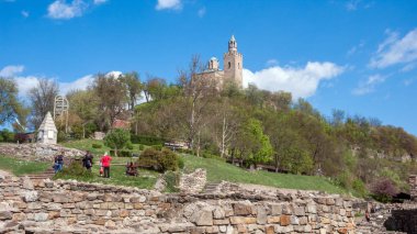 Veliko Tarnovo, Bulgaristan - 9 Nisan 2017: Ortaçağ Kalesi Tsarevets - İkinci Bulgar İmparatorluğu, Veliko Tarnovo, Bulgaristan başkenti Harabeleri