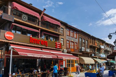 Edirne, Türkiye - 26 Mayıs 2018: Alışveriş yayalara Edirne şehri, Doğu Trakya, Türkiye'nin merkezi