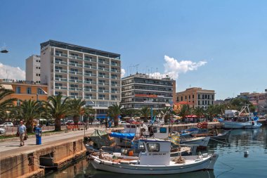 Kavala, Yunanistan - 17 Haziran 2011: Panoramik şehir Kavala, Doğu Makedonya ve Trakya, Yunanistan, ortasına