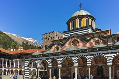Rila Manastırı, Bulgaristan - 21 Nisan 2018: Ortaçağ bina, manastır Saint Ivan (John), Rila (Rila Manastırı), bölge: Kyustendil, Bulgaria