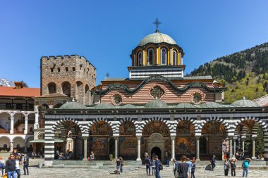 Rila Manastırı, Bulgaristan - 21 Nisan 2018: Ortaçağ bina, manastır Saint Ivan (John), Rila (Rila Manastırı), bölge: Kyustendil, Bulgaria