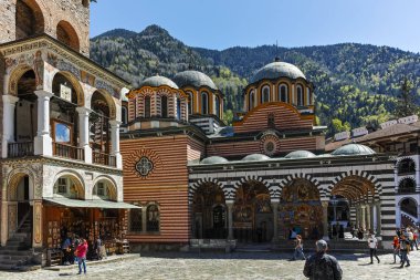Rila Manastırı, Bulgaristan - 21 Nisan 2018: Ortaçağ bina, manastır Saint Ivan (John), Rila (Rila Manastırı), bölge: Kyustendil, Bulgaria