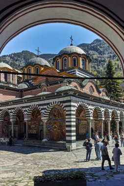 Rila Manastırı, Bulgaristan - 21 Nisan 2018: Ortaçağ bina, manastır Saint Ivan (John), Rila (Rila Manastırı), bölge: Kyustendil, Bulgaria