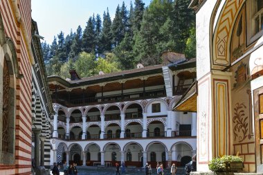 Rila Manastırı, Bulgaristan - 21 Nisan 2018: Ortaçağ bina, manastır Saint Ivan (John), Rila (Rila Manastırı), bölge: Kyustendil, Bulgaria
