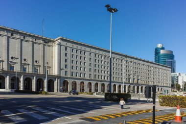 Madrid, İspanya - 21 Ocak 2018: İş binalar Paseo de la Castellana Street City, Madrid, İspanya