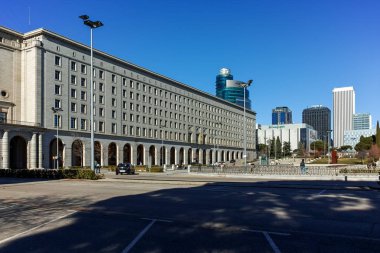 Madrid, İspanya - 21 Ocak 2018: İş binalar Paseo de la Castellana Street City, Madrid, İspanya