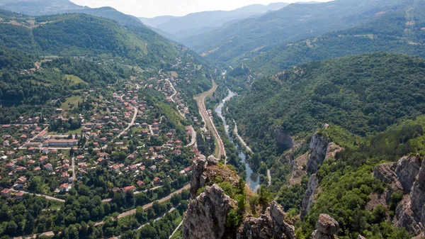 イスクル渓谷は バルカン山脈は ブルガリアとの素晴らしい風景 — ストック写真