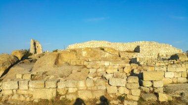 Sunrise görünümünü antik Trakya şehir olan Perperikon, bölge, Bulgaristan