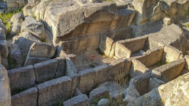 Sunrise görünümünü antik Trakya şehir olan Perperikon, bölge, Bulgaristan
