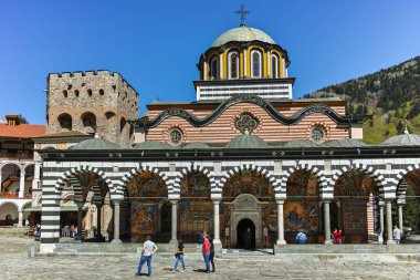 Rila Manastırı, Bulgaristan - 21 Nisan 2018: Ortaçağ bina, manastır Saint Ivan (John), Rila (Rila Manastırı), bölge: Kyustendil, Bulgaria