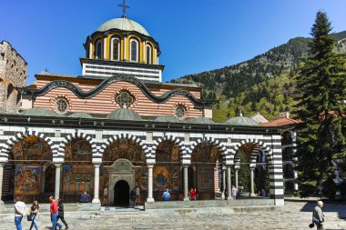 Rila Manastırı, Bulgaristan - 21 Nisan 2018: Ortaçağ bina, manastır Saint Ivan (John), Rila (Rila Manastırı), bölge: Kyustendil, Bulgaria