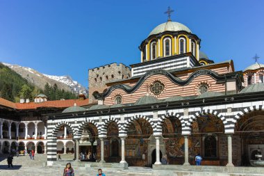 Rila Manastırı, Bulgaristan - 21 Nisan 2018: Ortaçağ bina, manastır Saint Ivan (John), Rila (Rila Manastırı), bölge: Kyustendil, Bulgaria