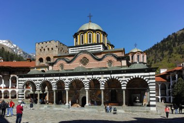 Rila Manastırı, Bulgaristan - 21 Nisan 2018: Ortaçağ bina, manastır Saint Ivan (John), Rila (Rila Manastırı), bölge: Kyustendil, Bulgaria