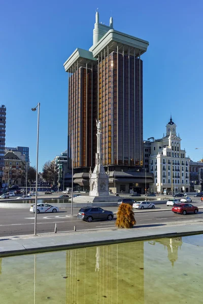 コロンバス コロンバスの記念碑塔スペイン マドリッドの街の広場 コロンにマドリード スペイン 2018 — ストック写真