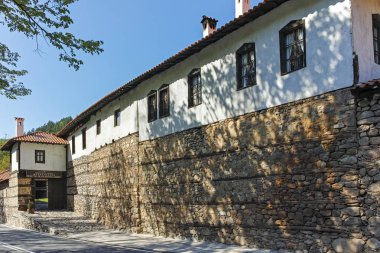 Rahibe Manastırı Orlitsa, Bulgaristan - 21 Nisan 2018: Ortaçağ Rahibe Manastırı Orlitsa St. Havari Peter ve Paul yakınındaki Rila Manastırı, bölge: Kyustendil, Bulgaria