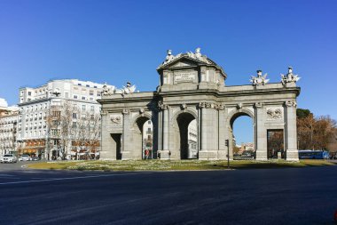 Madrid, İspanya - 21 Ocak 2018: Puerta de Alcala şehir Madrid, İspanya