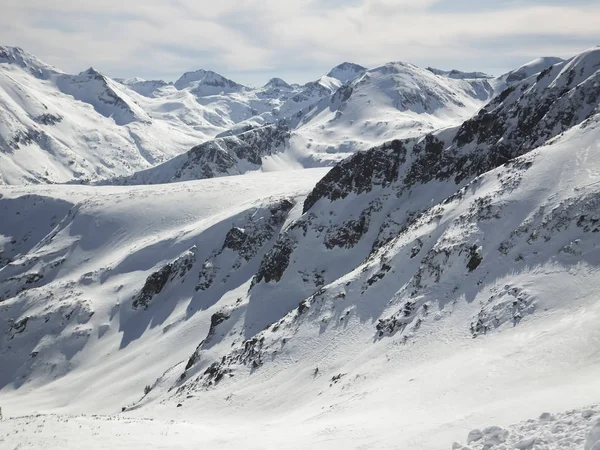 Todorka tepe, Pirin Dağı, Bulgaristan üzerinden muhteşem kış görünümü